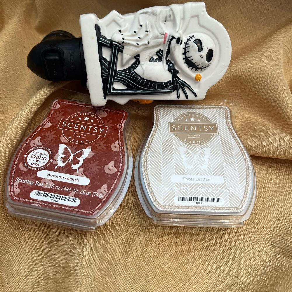 Scentsy Halloween Warmer with Wax Melts